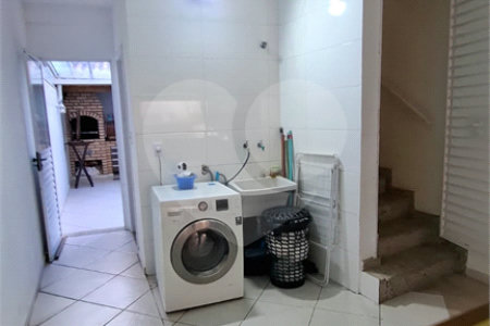 Sobrado à venda com 3 suítes em Vila Constança, São Paulo, SP