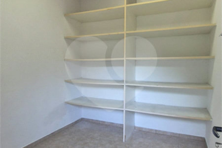 Casa para alugar com 3 quartos, sendo 1 suíte, no condomínio Recanto dos Paturis, Vinhedo - SP