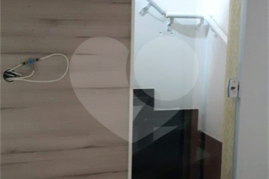 Casa à venda ou para alugar com 3 quartos, sendo 2 suítes,  no condomínio Residencial Erika, São Paulo - SP