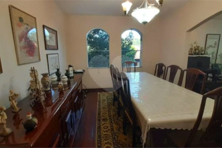 Casa à venda com 4 quartos, sendo 2 suítes, em MORUMBI, São Paulo, SP