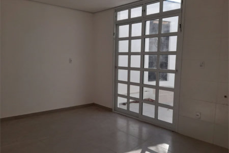 Sobrado à venda com 2 suítes em Vila Universitária, São Paulo, SP
