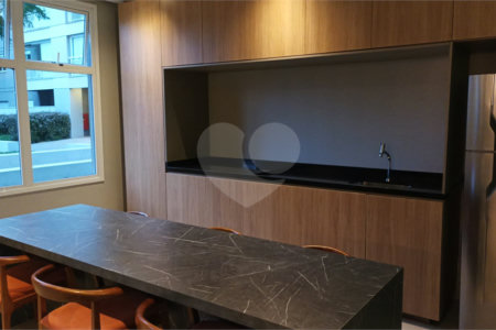 Apartamento à venda com 3 quartos, sendo 1 suíte,  em Campo Grande, São Paulo, SP
