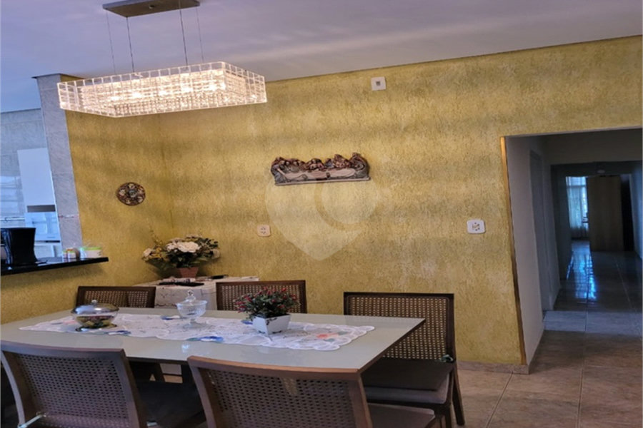 Casa Térrea à venda com 5 quartos, sendo 2 suítes,  em Jardim Aricanduva, São Paulo, SP