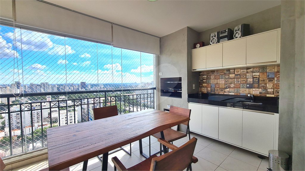 Apartamento à venda ou para alugar com 3 quartos, sendo 2 suítes, em Pinheiros, São Paulo, SP