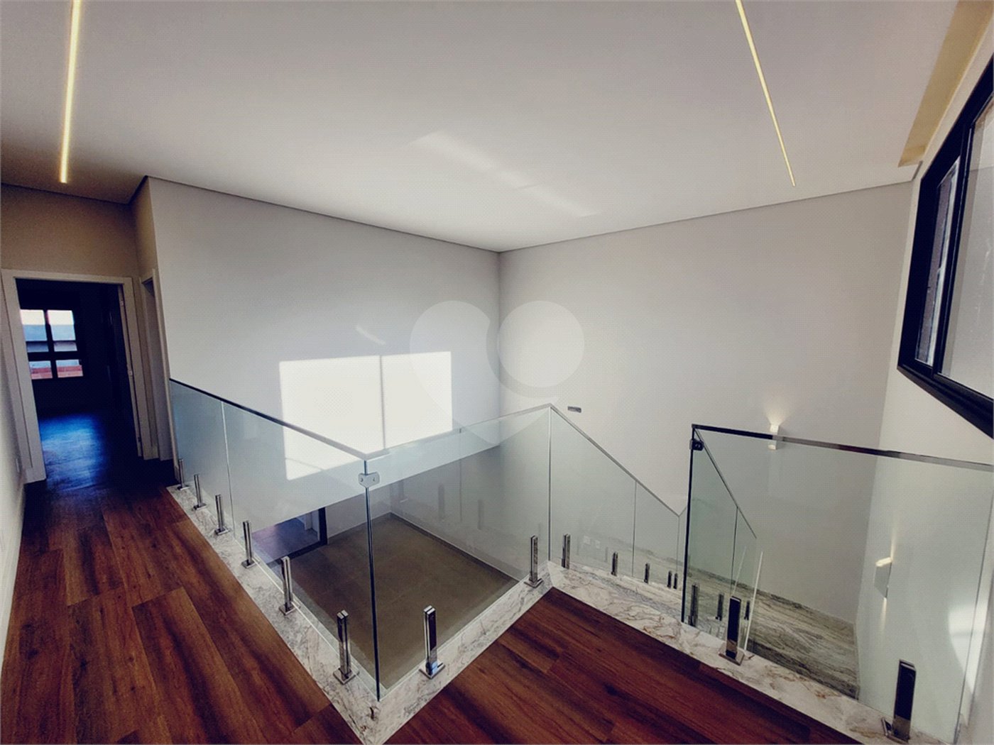 Casa à venda com 4 quartos, sendo 3 suítes, no condomínio Villa Sapezal, Indaiatuba - SP
