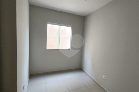 Sobrado à venda com 3 quartos, sendo 1 suíte, em Vila Vitório Mazzei, São Paulo, SP