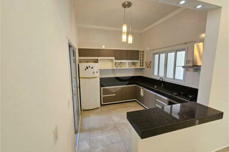 Casa à venda com 3 quartos, sendo 1 suíte, no condomínio Vista Verde, Indaiatuba - SP