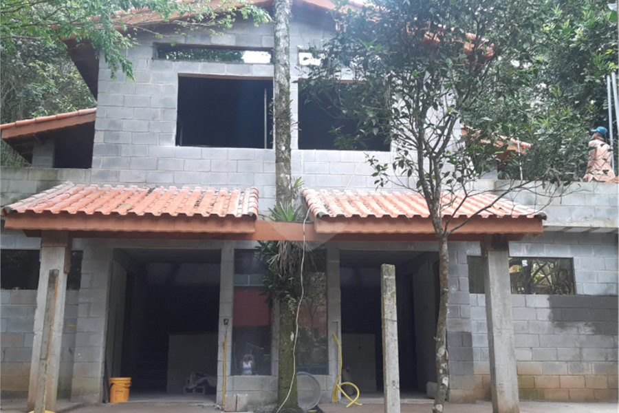 Casa à venda com 3 quartos no condomínio Champs Elysees Village, Mairiporã - SP