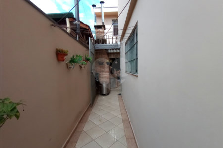 Sobrado à venda com 4 quartos, sendo 1 suíte,  em Jardim Prudência, São Paulo, SP