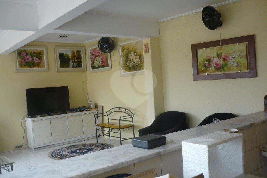 Sobrado à venda com 4 quartos, sendo 2 suítes, em Vila Paulicéia, São Paulo, SP