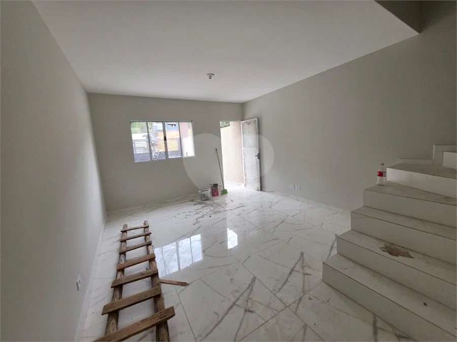Sobrado à venda com 2 quartos, sendo 1 suíte, em Vila Clarice, São Paulo, SP