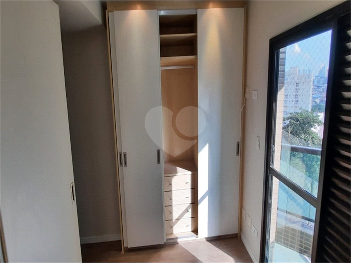 Apartamento à venda com 3 quartos, sendo 1 suíte, em Vila Paulicéia, São Paulo, SP