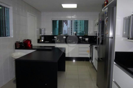 Sobrado à venda com 3 suítes em Santa Teresinha, São Paulo, SP
