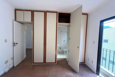 Apartamento com 4 dormitórios à venda, 259 m² por R$ 900.000,00 - Jardim Três Marias - Guarujá/SP