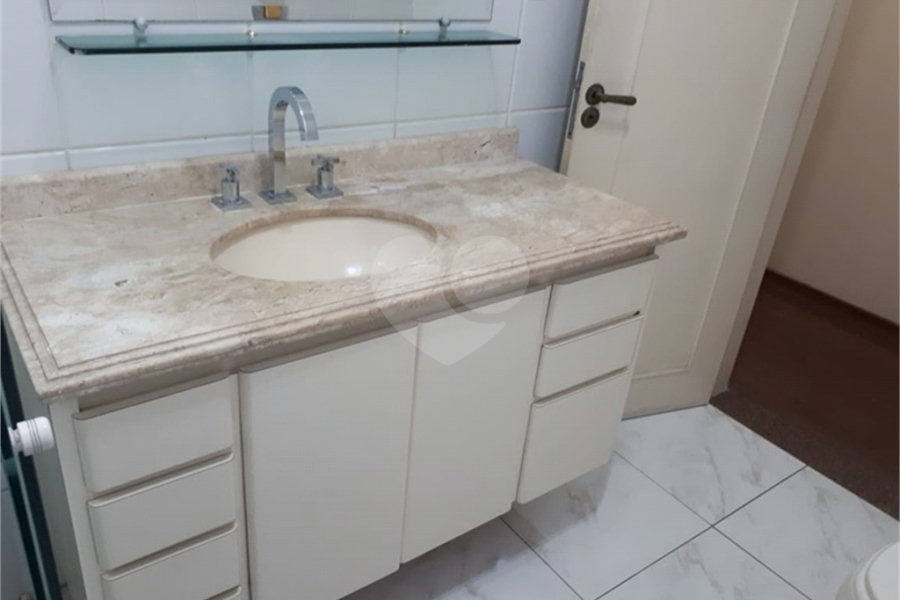 Sobrado à venda com 5 quartos, sendo 3 suítes, em Tremembé, São Paulo, SP