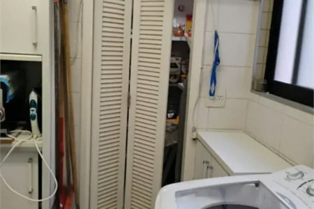 Apartamento à venda com 4 quartos, sendo 1 suíte,  em Cidade São Francisco, São Paulo, SP