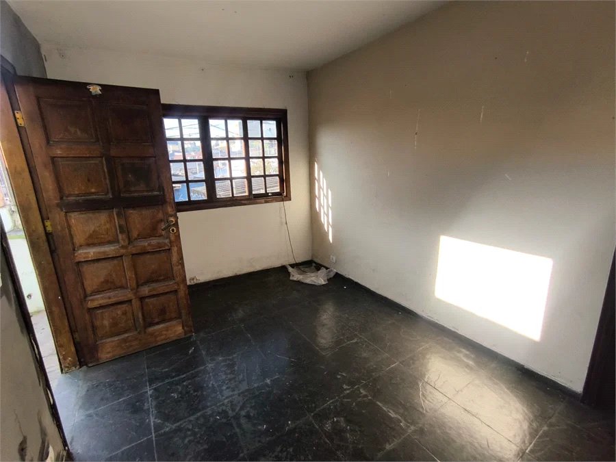 Casa à venda com 3 quartos em Jardim das Esmeraldas, São Paulo, SP