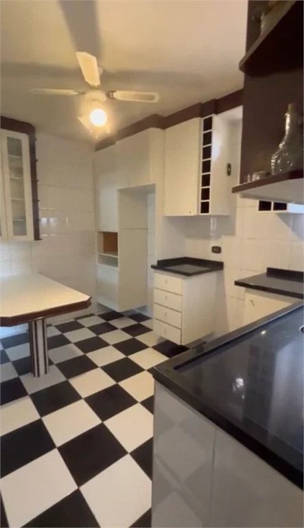 Casa à venda com 3 suítes em Vila Romana, São Paulo, SP