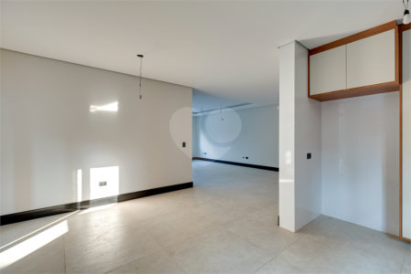 Casa à venda com 4 suítes no condomínio Reserva Robélia, São Paulo - SP