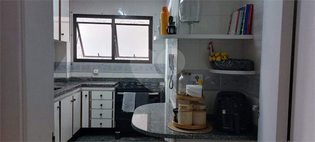 Apartamento à venda com 3 quartos, sendo 1 suíte, em Pitangueiras, Guarujá, SP