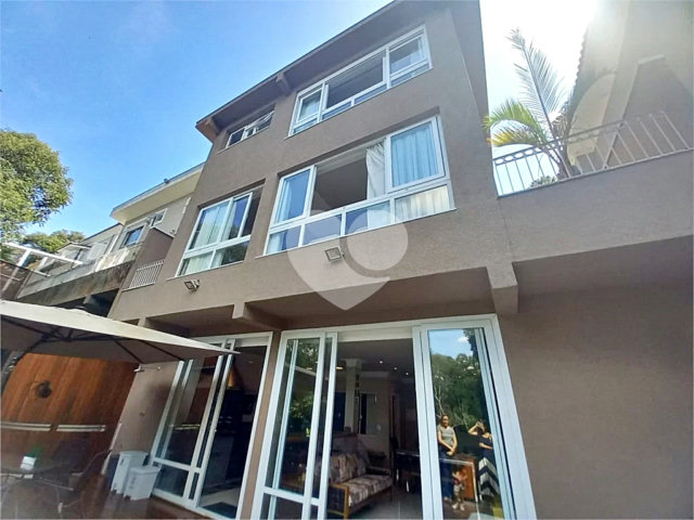 Casa à venda com 4 quartos, sendo 3 suítes,  no condomínio Itatinga 1, São Paulo - SP