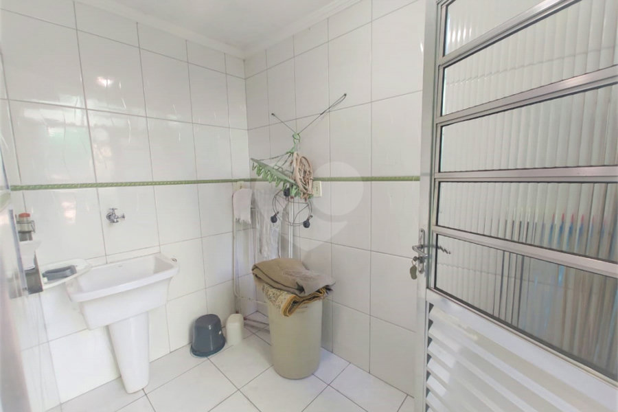 Sobrado à venda com 4 quartos, sendo 1 suíte, em Jardim Regina, São Paulo, SP