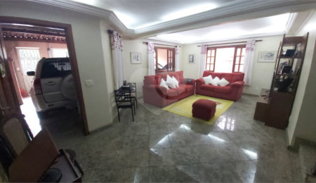 Sobrado à venda com 7 quartos, sendo 2 suítes,  em Jardim Marajoara, São Paulo, SP