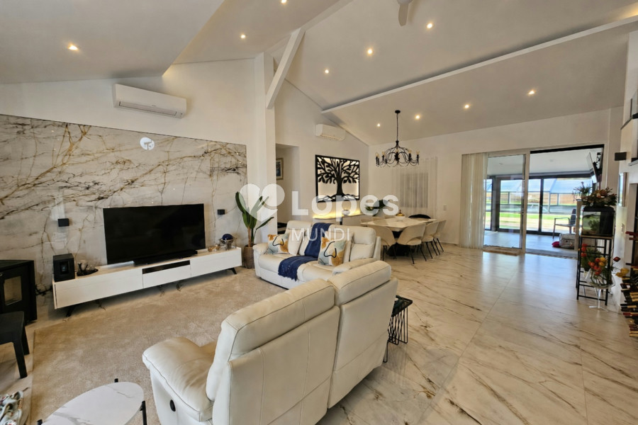 Casa com 3 quartos à venda no Algarve, Portugal – Piscina e terreno de 12.000 m²