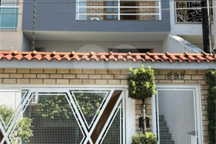 Sobrado à venda com 4 quartos, sendo 1 suíte, em Vila Floresta, Santo André, SP