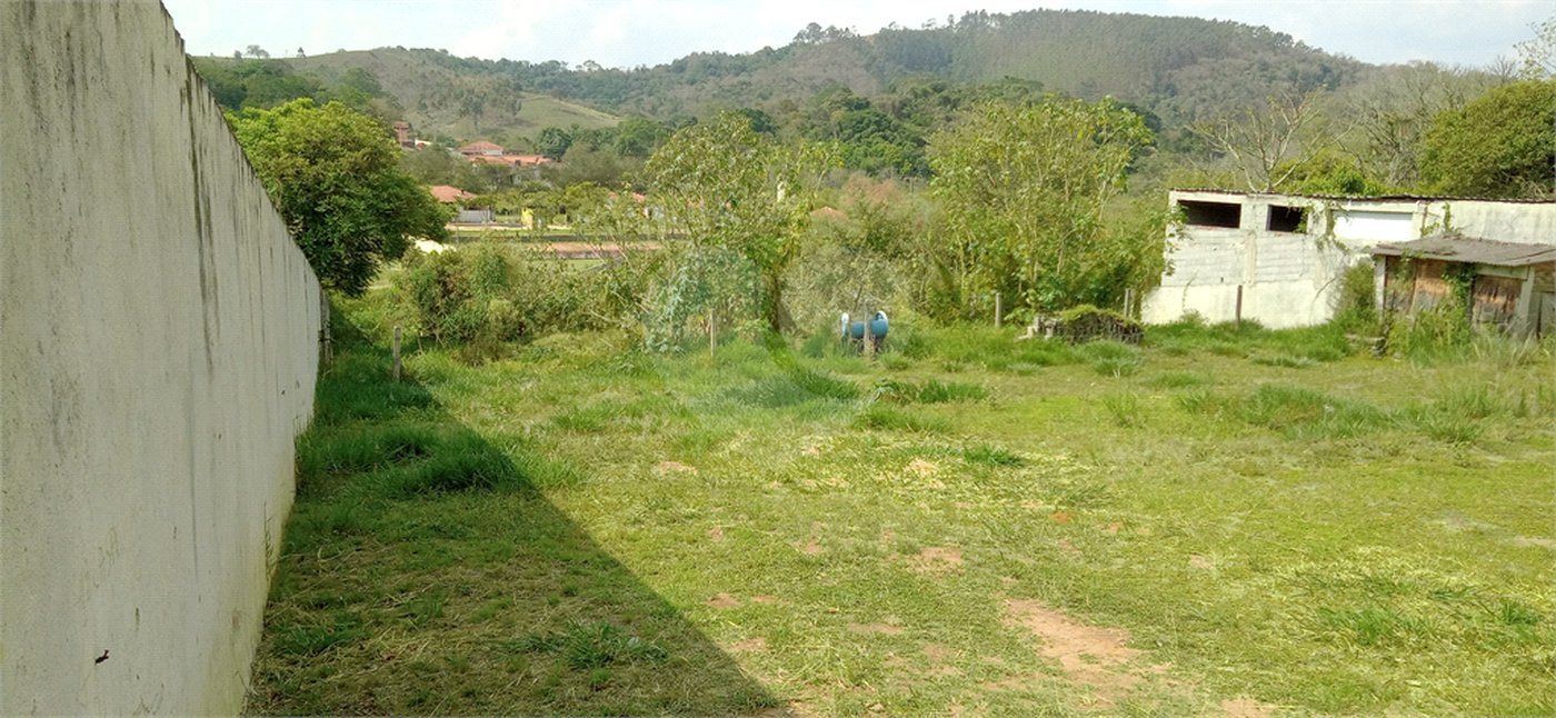 Sobrado à venda com 4 suítes no Centro, Bom Jesus dos Perdões, SP
