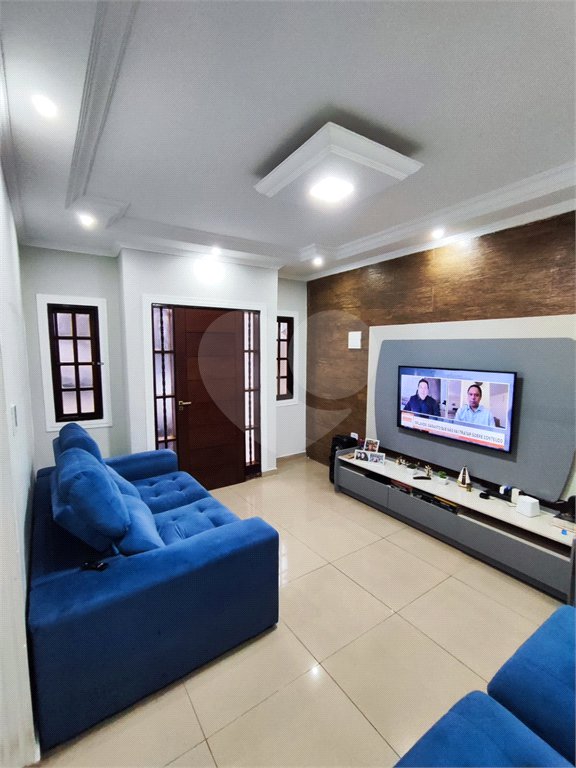 Casa à venda com 3 quartos, sendo 1 suíte,  em Vila Cecília, Mogi das Cruzes, SP