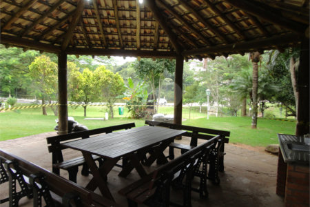 Terreno à venda no condomínio Terras de São Francisco, Vinhedo - SP