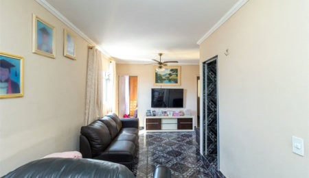 Casa à venda com 3 quartos, sendo 1 suíte,  em Jardim Paris, São Paulo, SP