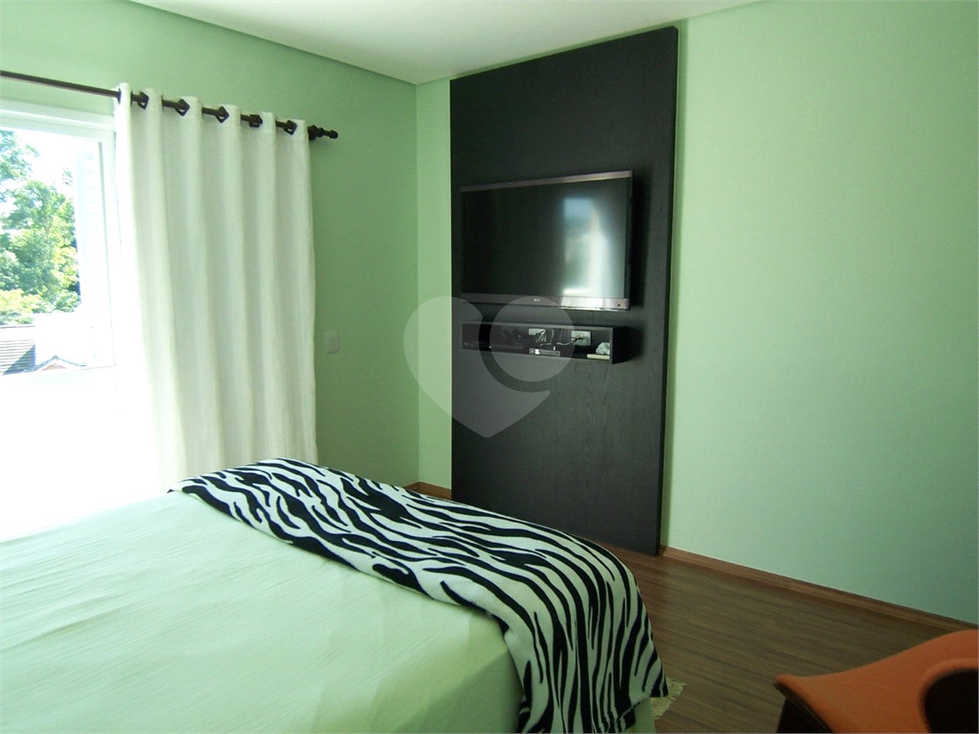 Casa à venda com 3 suítes no condomínio Residencial Recanto dos Paturis, Vinhedo - SP