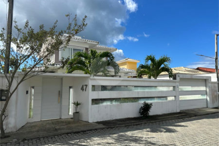 Casa à venda com 5 quartos, sendo 1 suíte, em Caravelas, Armação dos Búzios, RJ