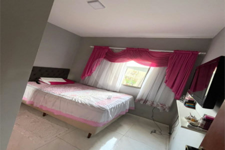 Sobrado à venda com 3 quartos em Cidade Aracy, São Carlos, SP