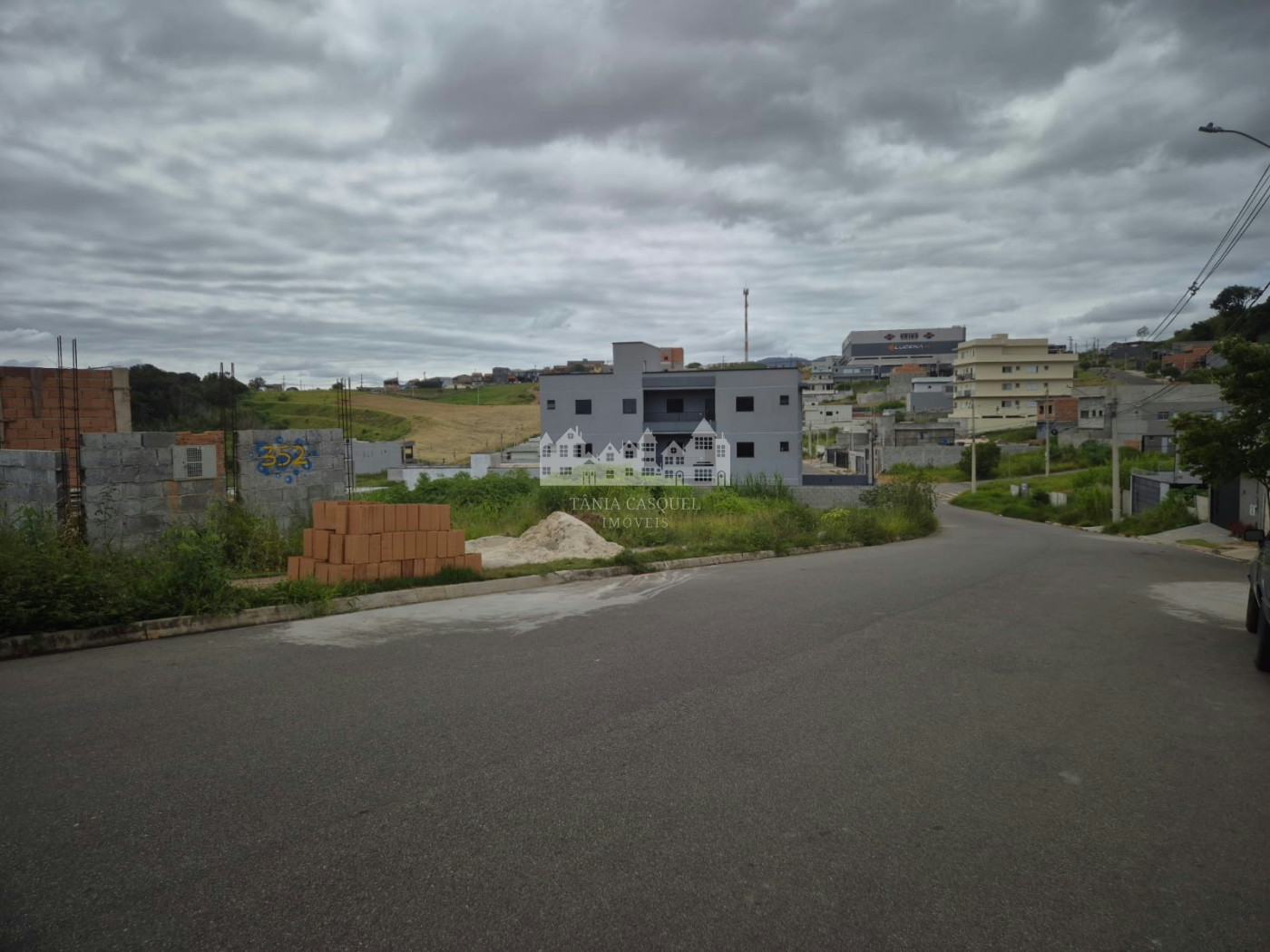 Terreno à venda em Residencial Jardins da Catalunha, Atibaia, SP