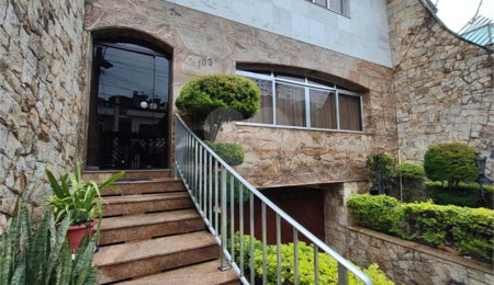 Casa à venda com 3 quartos, sendo 1 suíte,  no condomínio Vila Paiva, São Paulo - SP