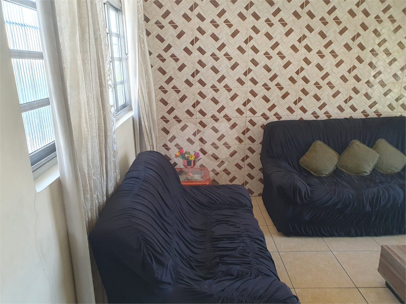 Casa Térrea à venda com 3 quartos, sendo 1 suíte, no Centro, Poá, SP