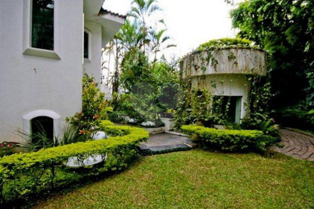 Casa à venda ou para alugar com 5 suítes em Jardim São Bento, São Paulo, SP