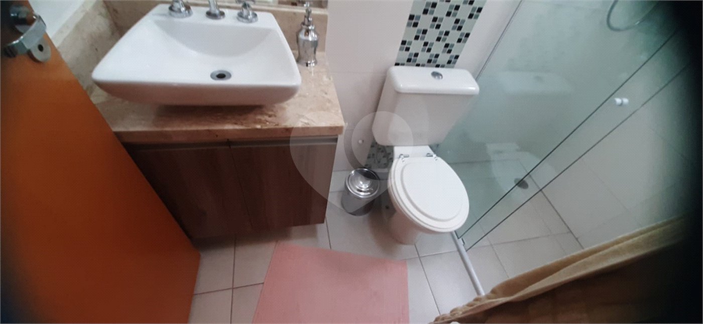 Casa à venda com 3 quartos, sendo 2 suítes, no condomínio Mário Araújo, São Paulo - SP