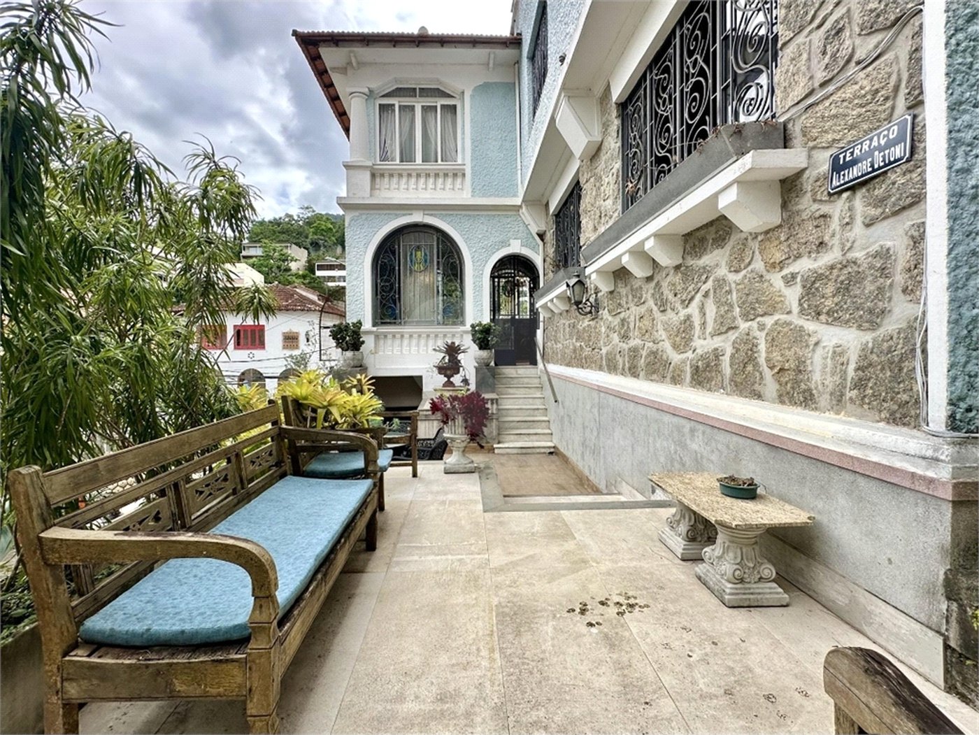 Casa à venda com 7 quartos, sendo 1 suíte, em Cosme Velho, Rio de Janeiro, RJ