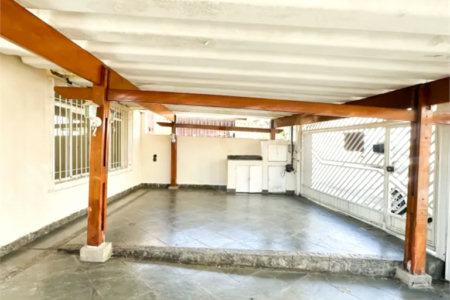 Sobrado à venda com 4 quartos, sendo 1 suíte, em Parque São Domingos, São Paulo, SP
