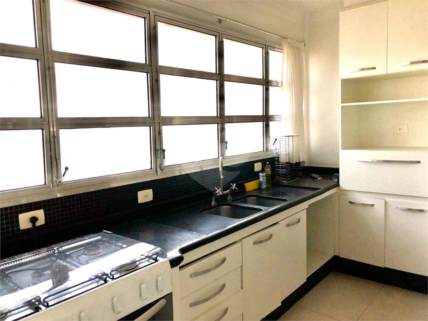 Apartamento à venda com 3 quartos, sendo 1 suíte, em Jardim Paulista, São Paulo, SP