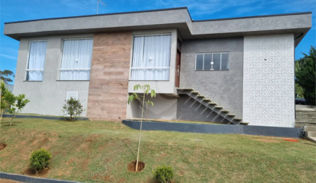 Casa à venda com 4 quartos, sendo 1 suíte, no condomínio Clube Florada Suzano, Suzano - SP