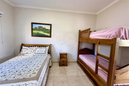 Casa à venda com 2 suítes em Loteamento de Chácaras Arumã, Sarapuí, SP