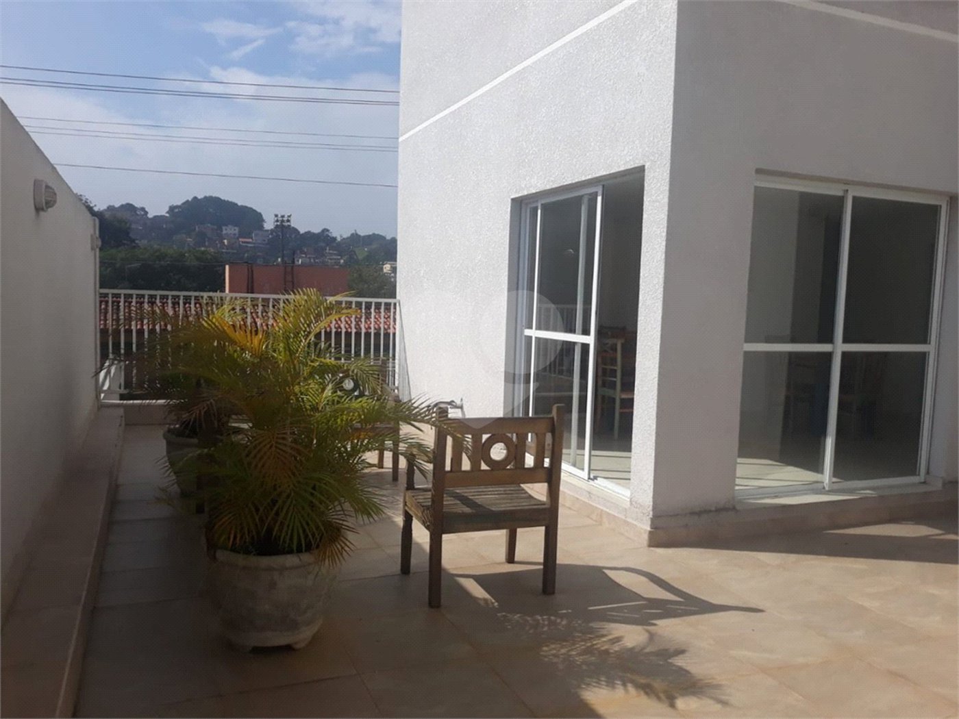 Apartamento à venda ou para alugar com 2 quartos, sendo 1 suíte,  em Vila Santa Isabel, São Roque, SP