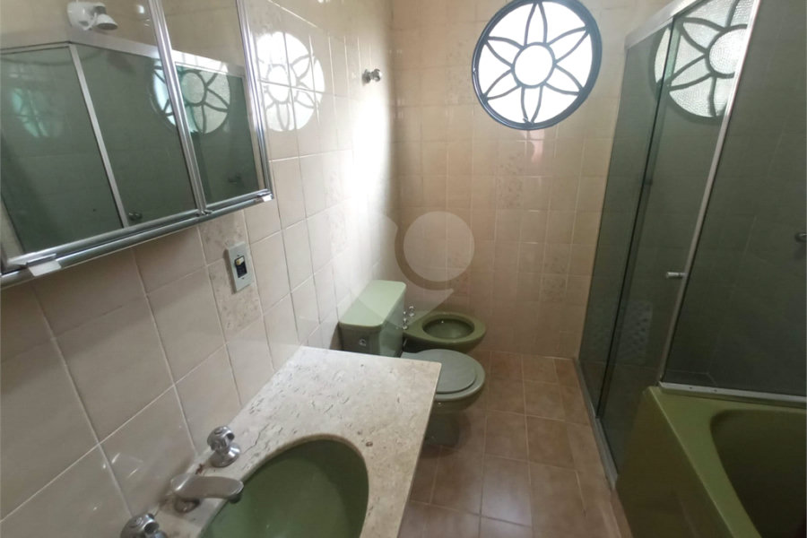 Casa à venda com 4 quartos, sendo 1 suíte, no condomínio Alpes da Cantareira, Mairiporã - SP