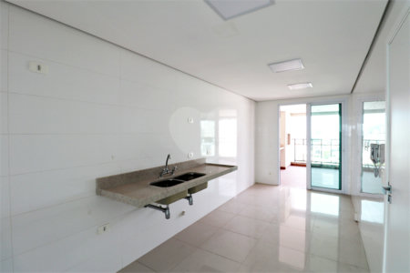 Apartamento à venda com 4 quartos, sendo 2 suítes, em Santa Teresinha, São Paulo, SP