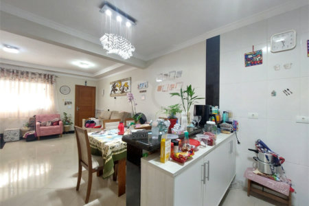 Casa à venda com 3 quartos, sendo 2 suítes,  em Jardim Lallo, São Paulo, SP